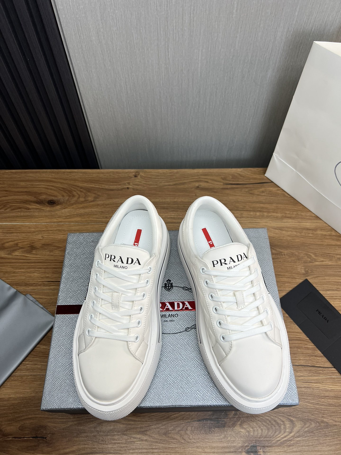 Women Men Top Quality P*rada shoes