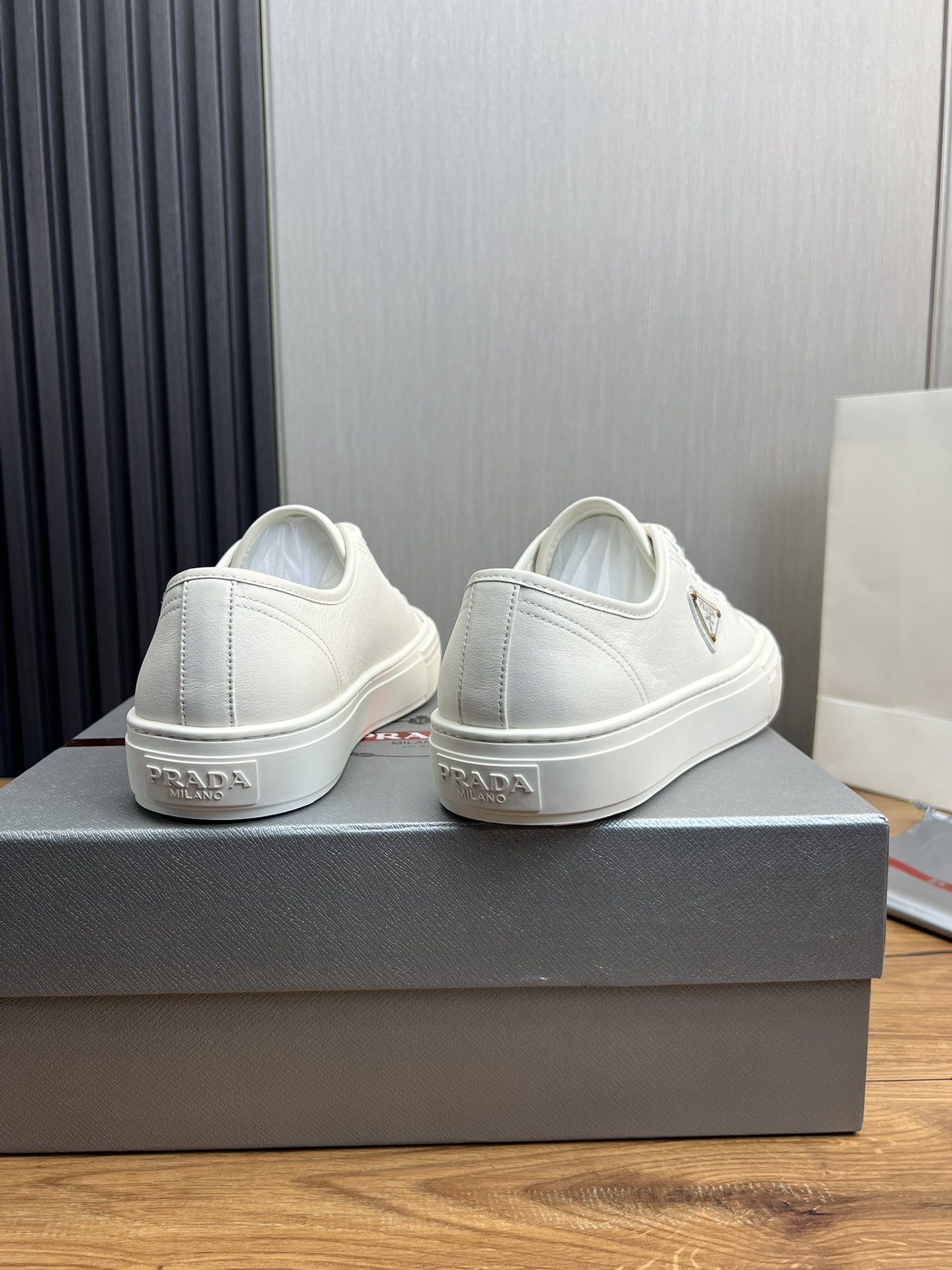 Women Men Top Quality P*rada shoes