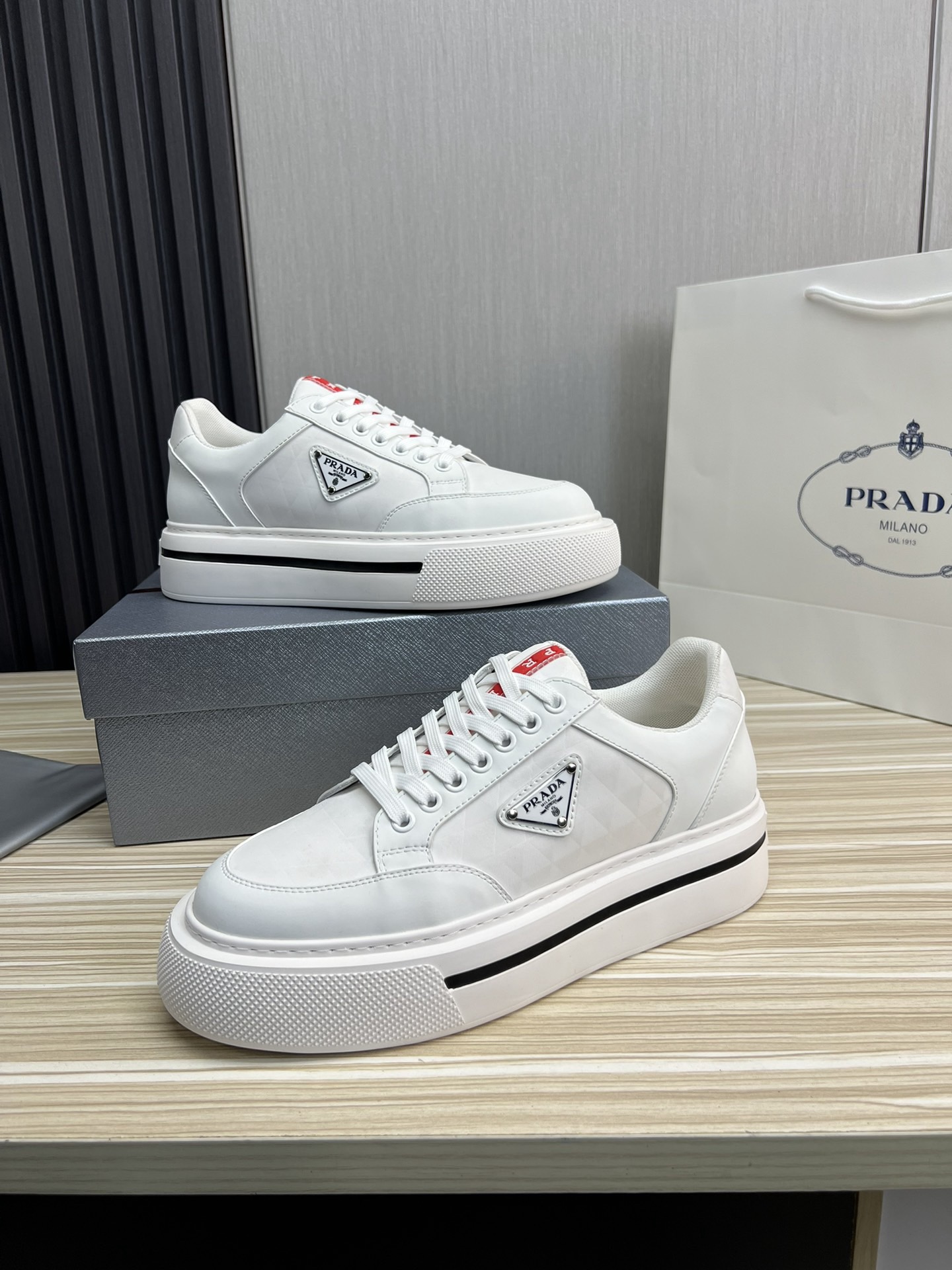 Women Men Top Quality P*rada shoes