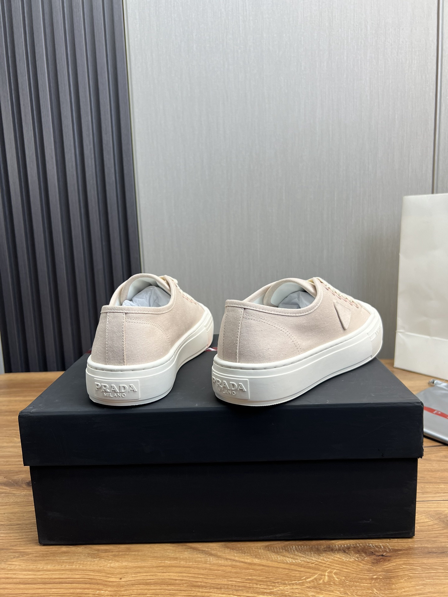 Women Men Top Quality P*rada shoes