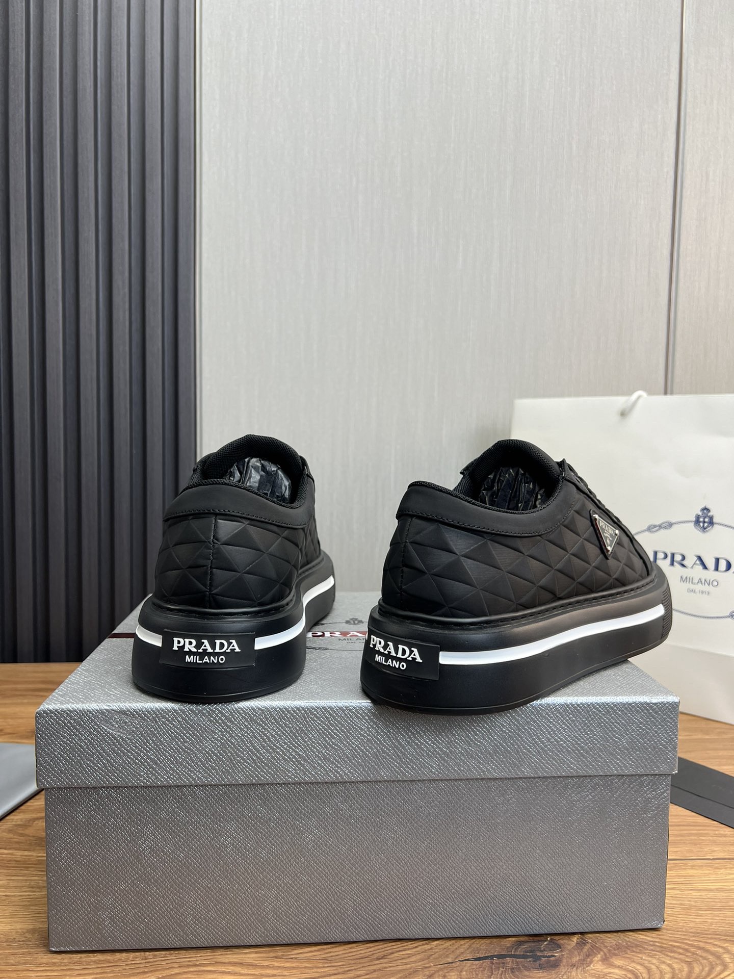 Women Men Top Quality P*rada shoes