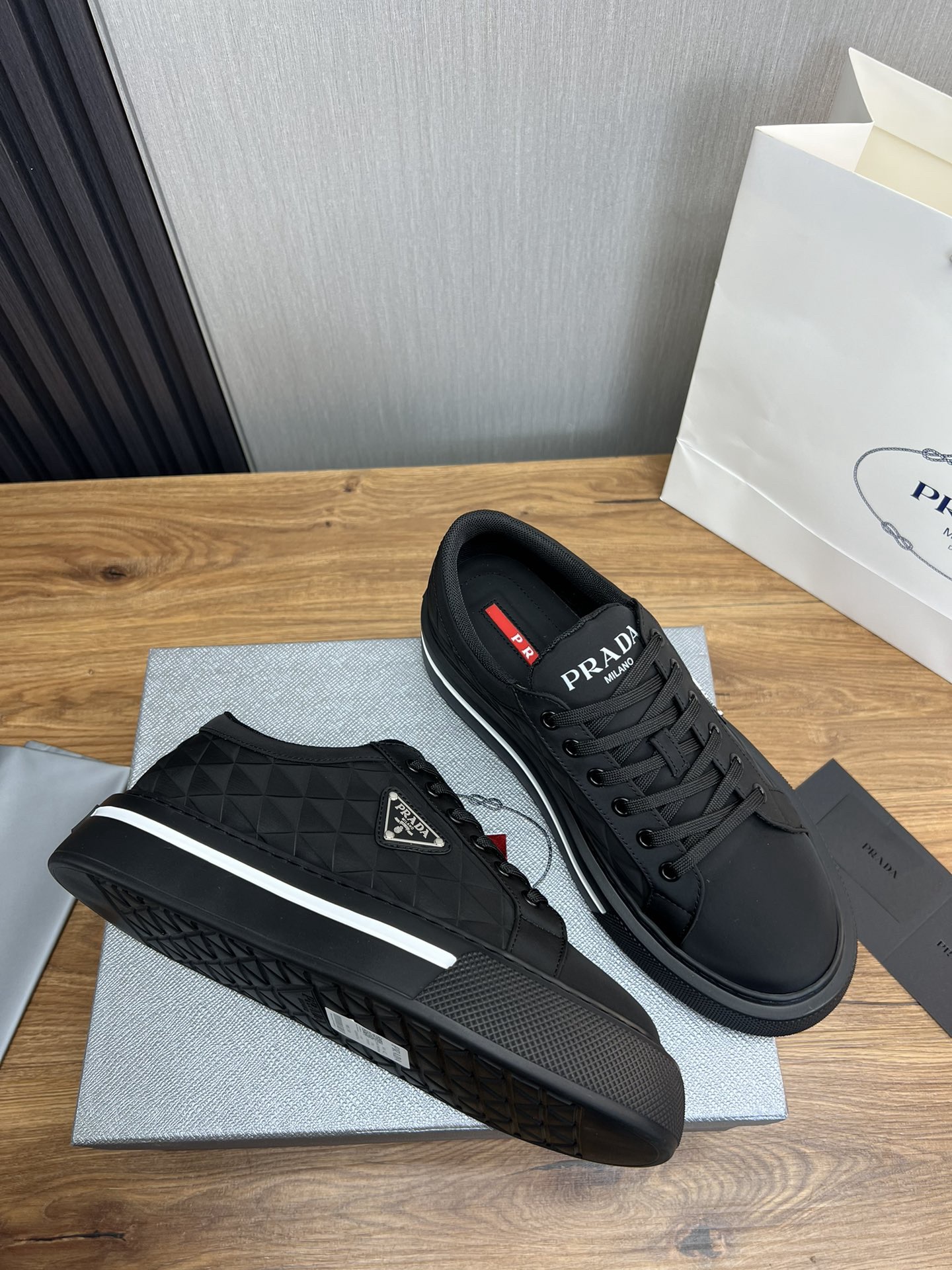 Women Men Top Quality P*rada shoes