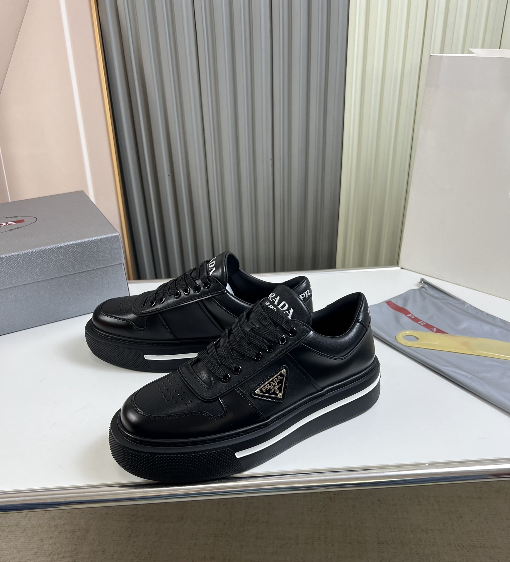 Women Men Top Quality P*rada shoes