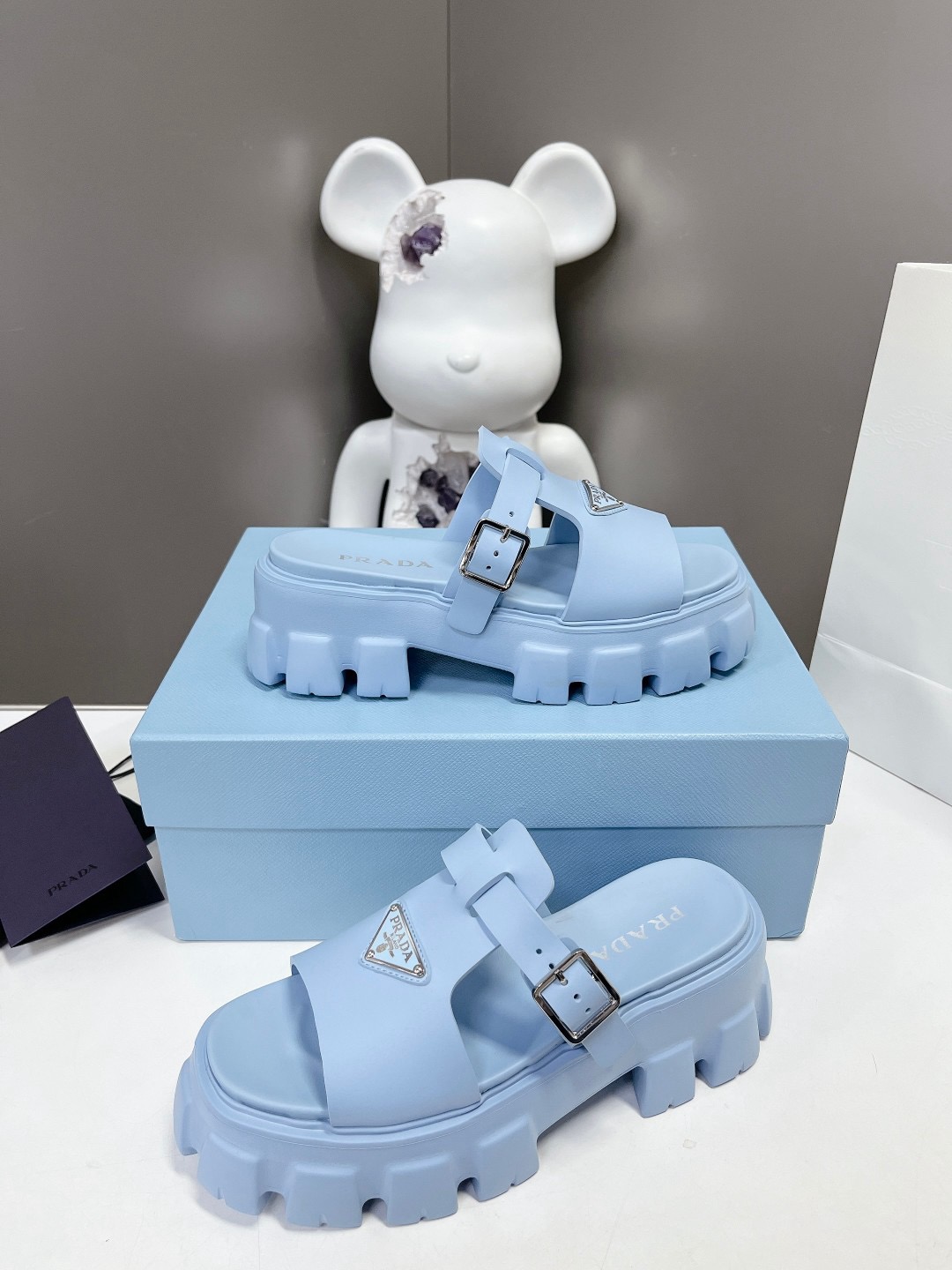 Women Top Quality P*rada shoes