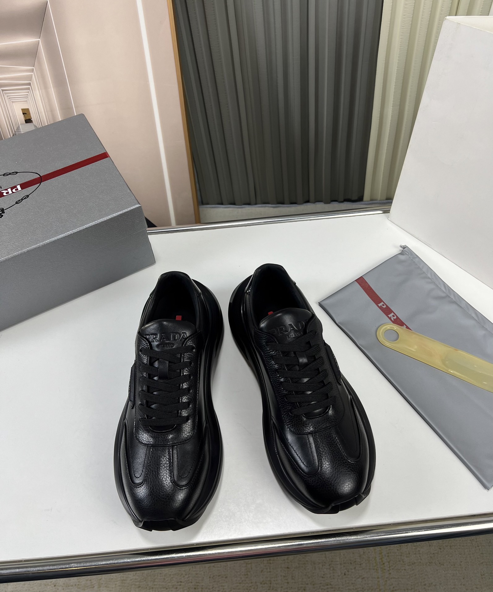 Women Men Top Quality P*rada shoes