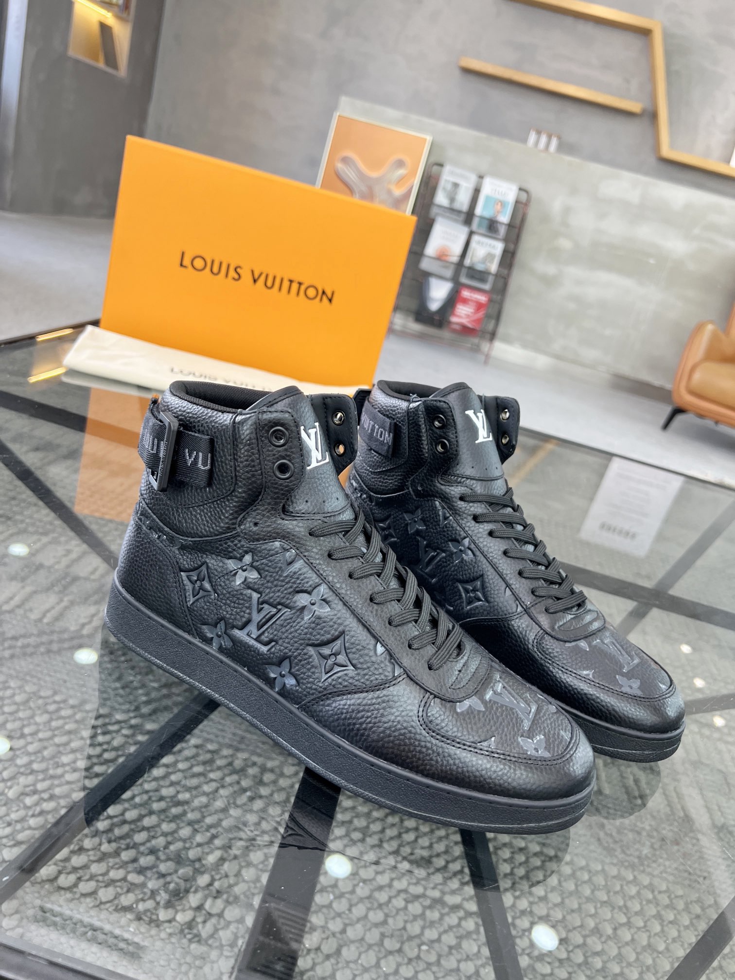 Men L*ouis V*uitton Top Sneaker L*V Shoes